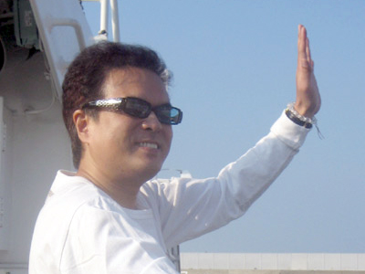 堀内佳さん、伊島にて2006年11月